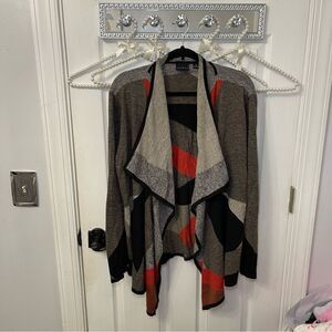 Stylish Multicolored Cardigan with Geometric Design